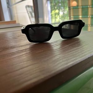 Crap sunglasses lucid blur style. Black.